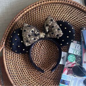 Tokyo Disney Resort Black Velvet Gold Sequin Rhinestone Minnie Mouse Ears